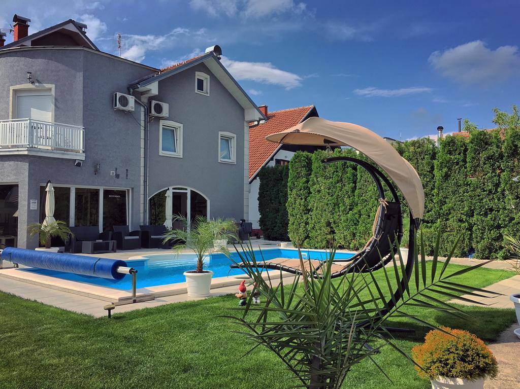 Vila Delux Negotin Bagian luar foto